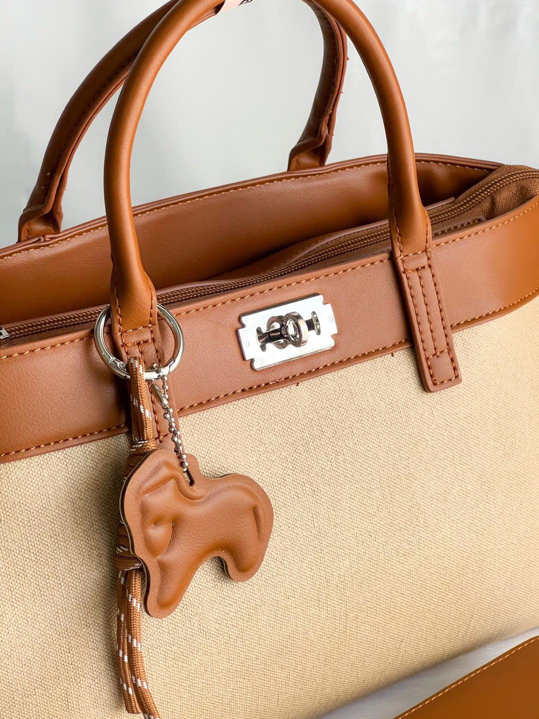 Sac à Main Élégance Structurée – BAGCO