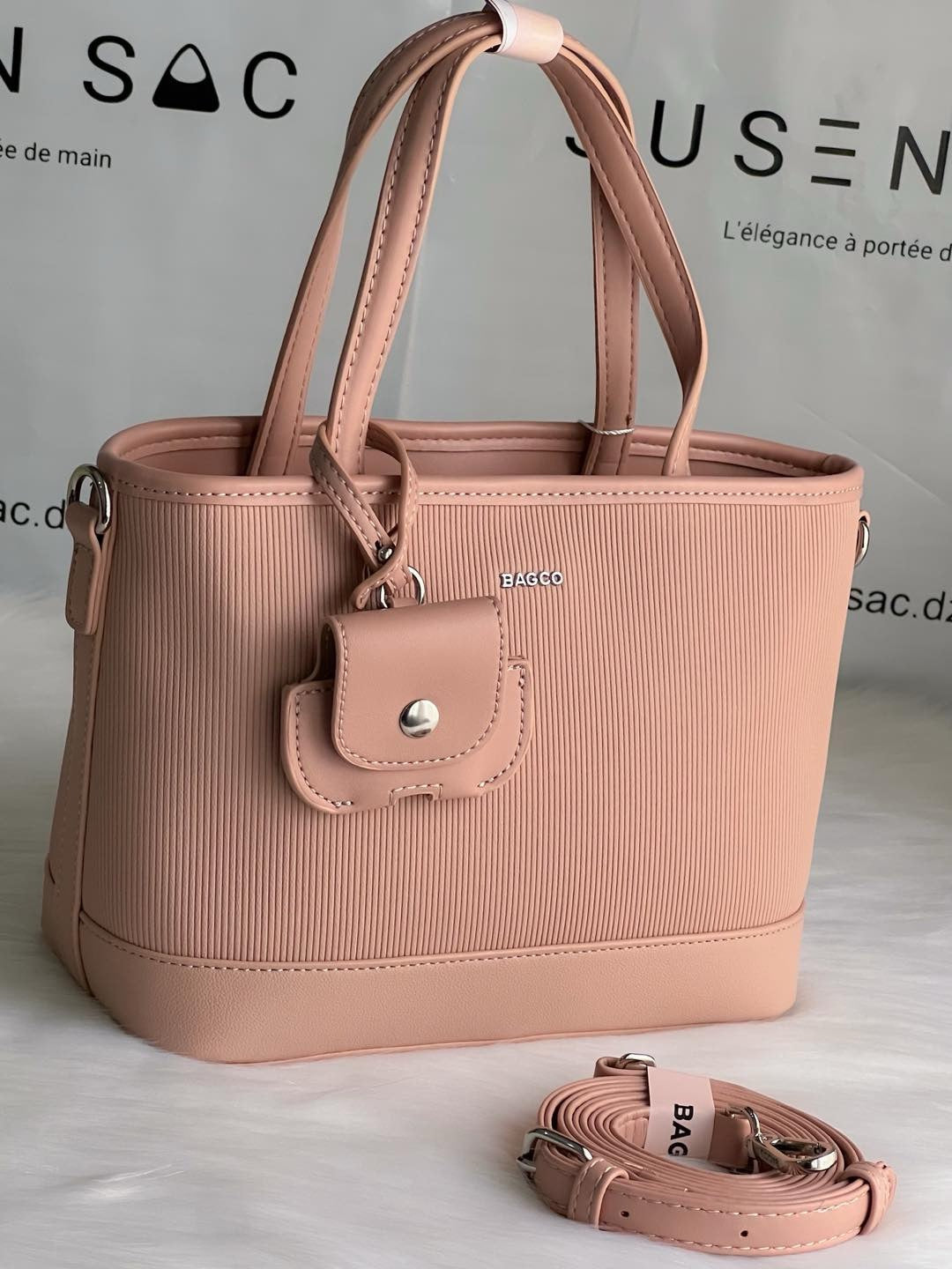 Sac à main BAGCO — Élégance et Polyvalence