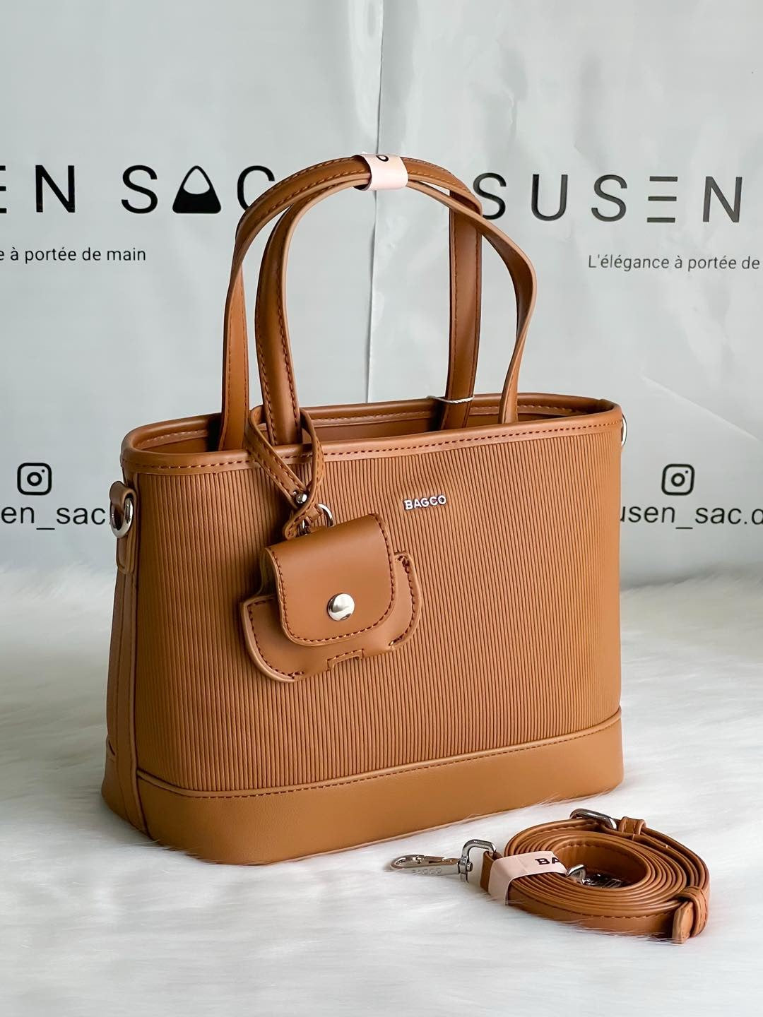 Sac à main BAGCO — Élégance et Polyvalence