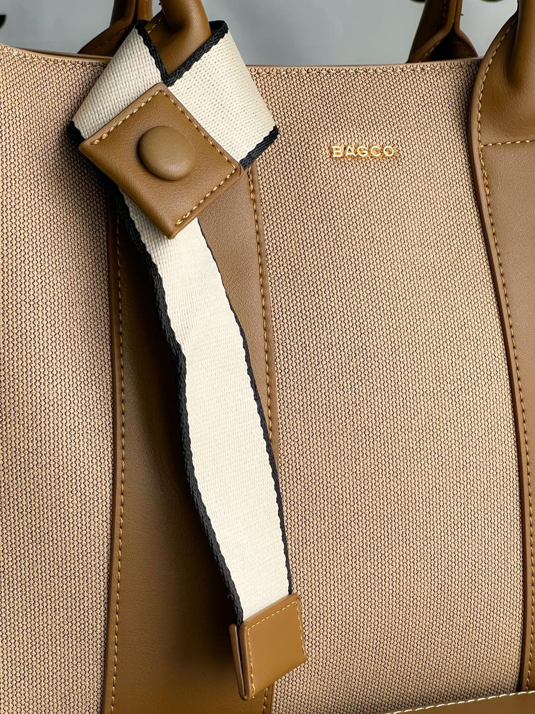Sac BAGCO – Tote élégant en toile tissée et finitions cuir