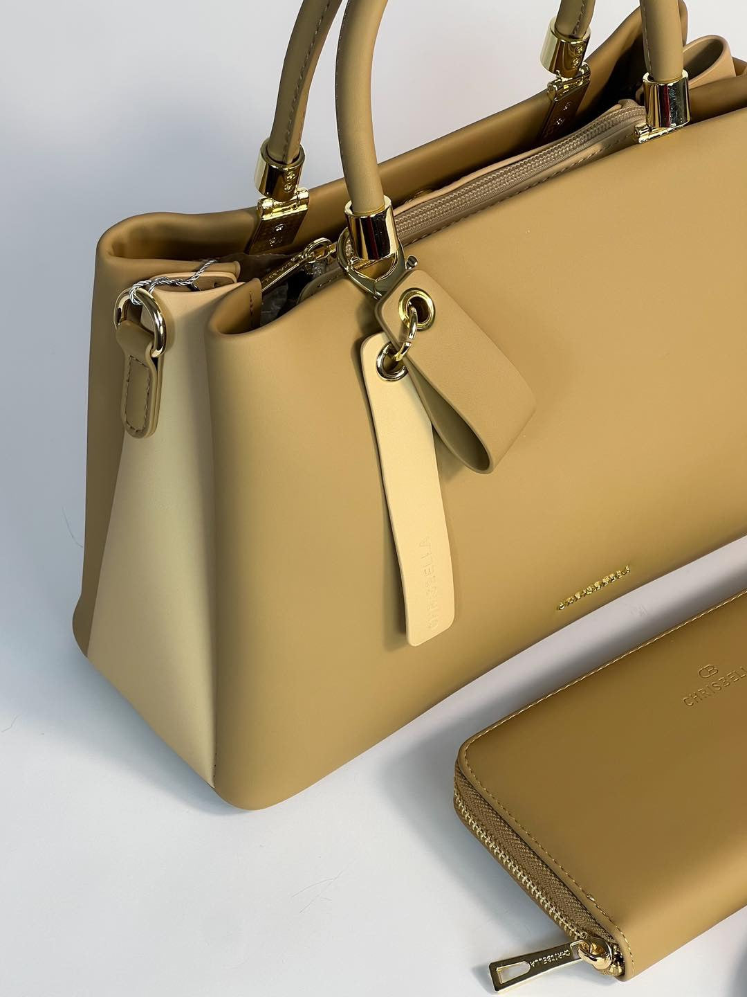 Sac à main Chrisbella avec pochette assortie – Élégance et praticité