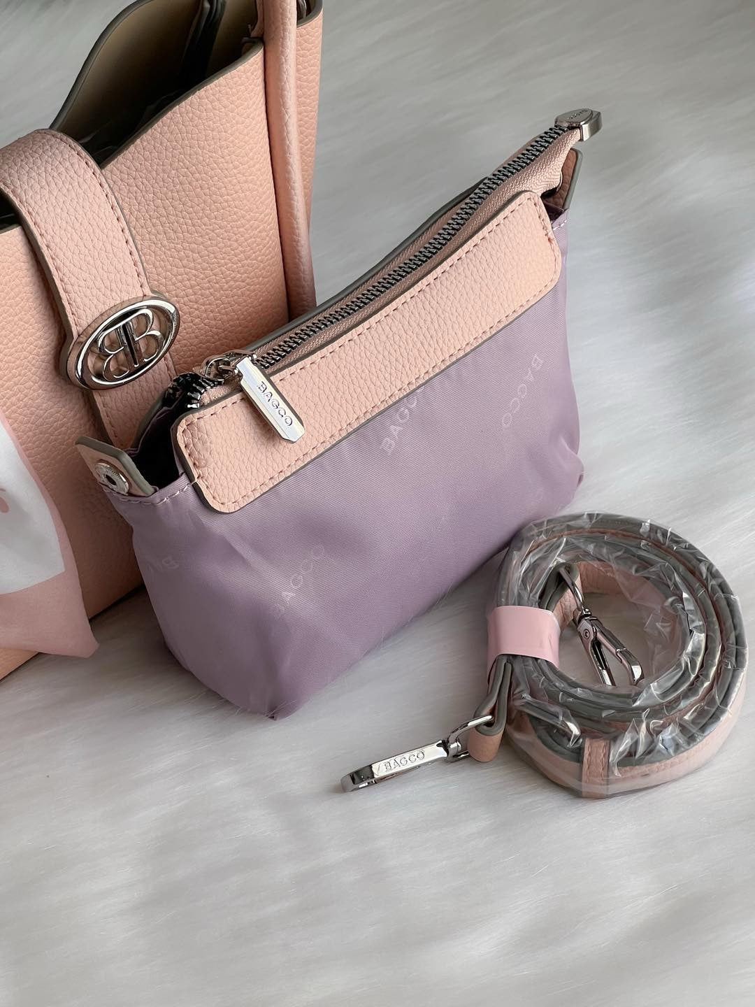 Sac à main structuré avec pochette intérieure – Design moderne et raffiné