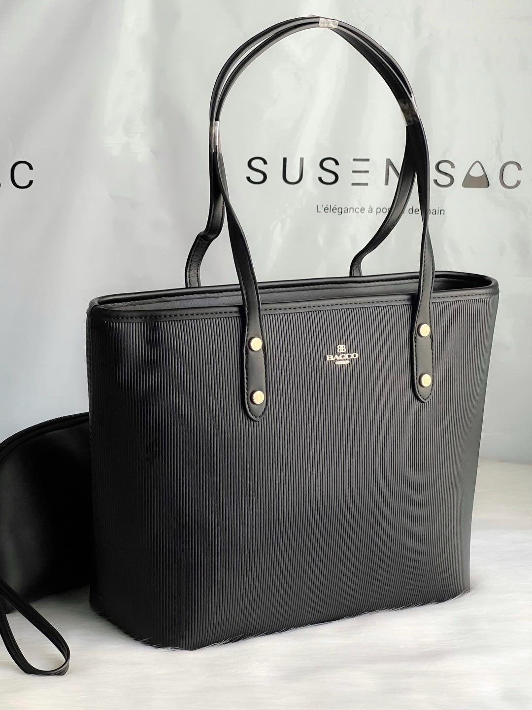 Sac à main BAGCO avec pochette – Élégance minimaliste et fonctionnalité au quotidien
