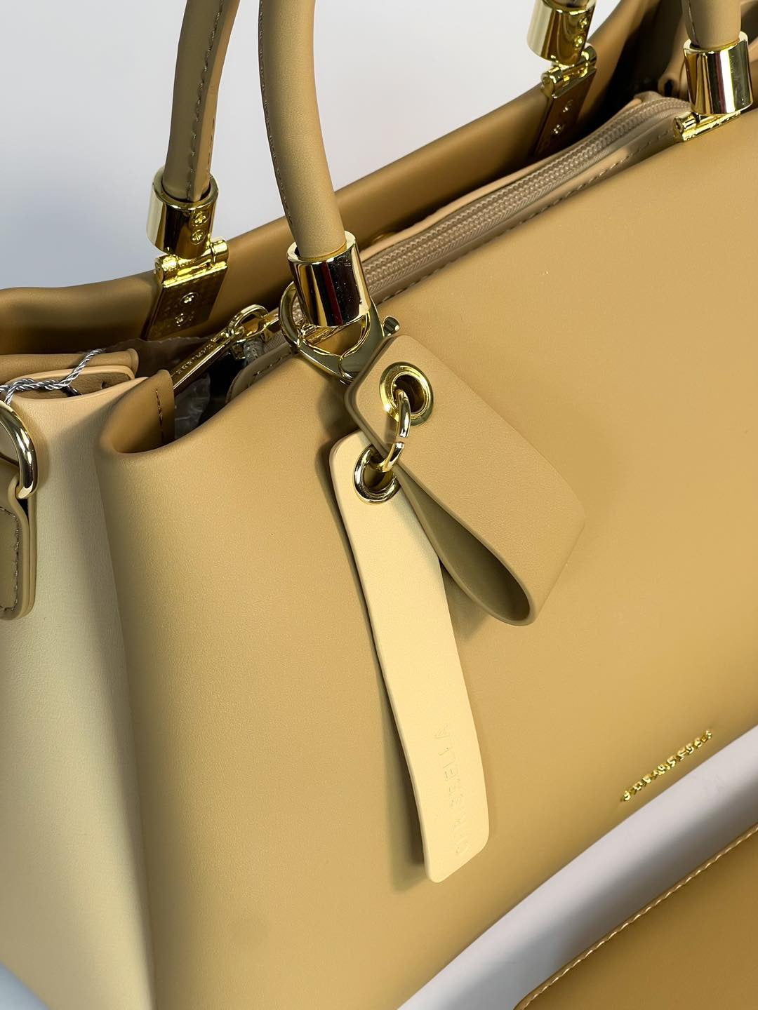 Sac à main Chrisbella avec pochette assortie – Élégance et praticité
