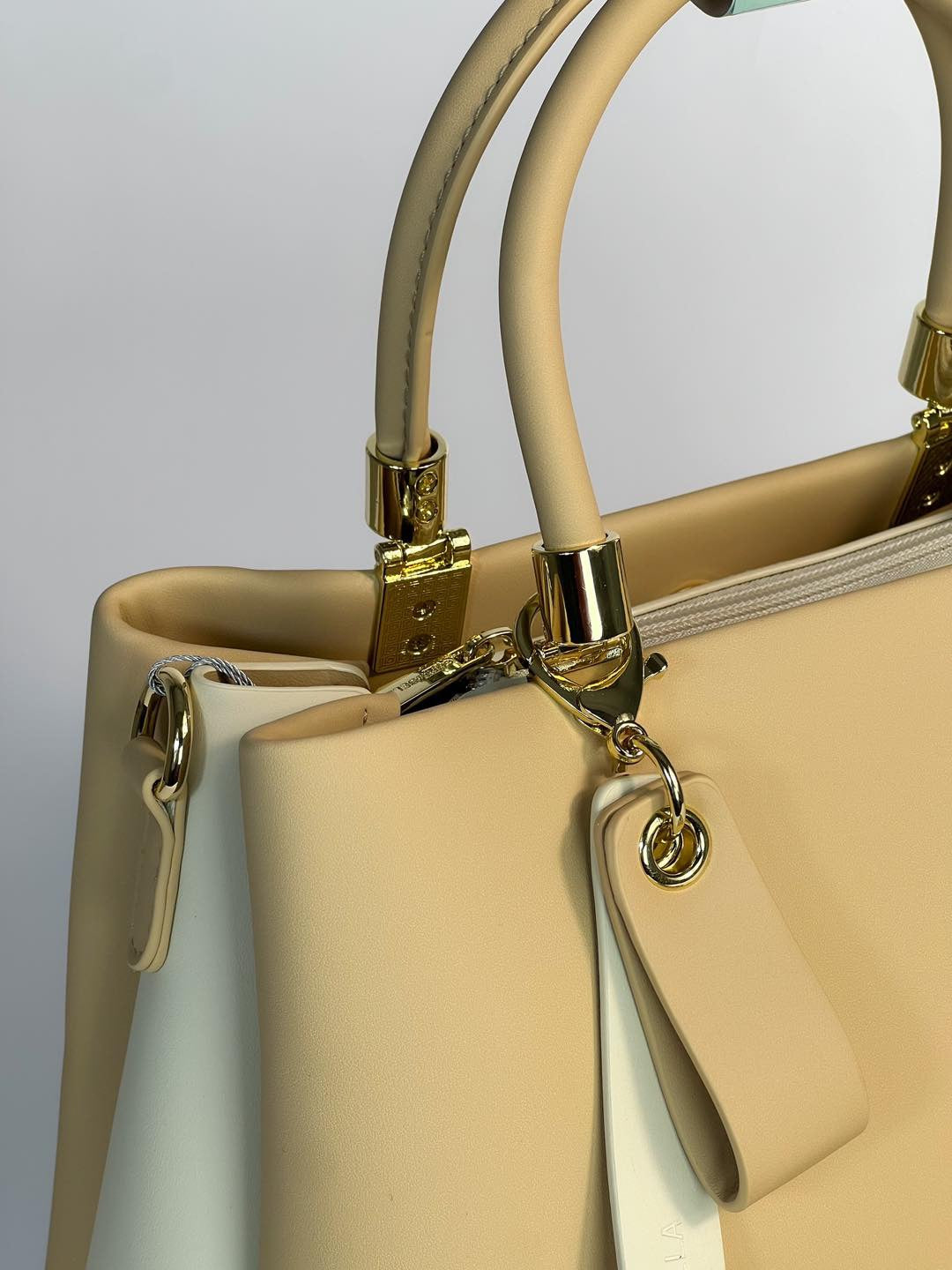Sac à main Chrisbella avec pochette assortie – Élégance et praticité