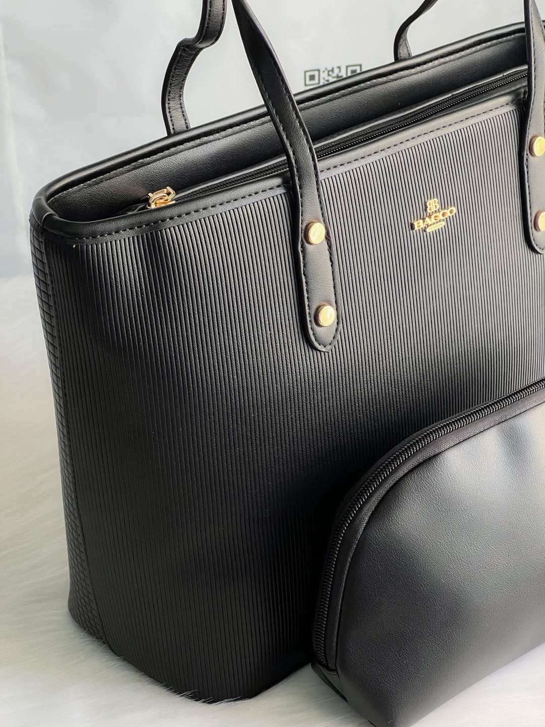 Sac à main BAGCO avec pochette – Élégance minimaliste et fonctionnalité au quotidien