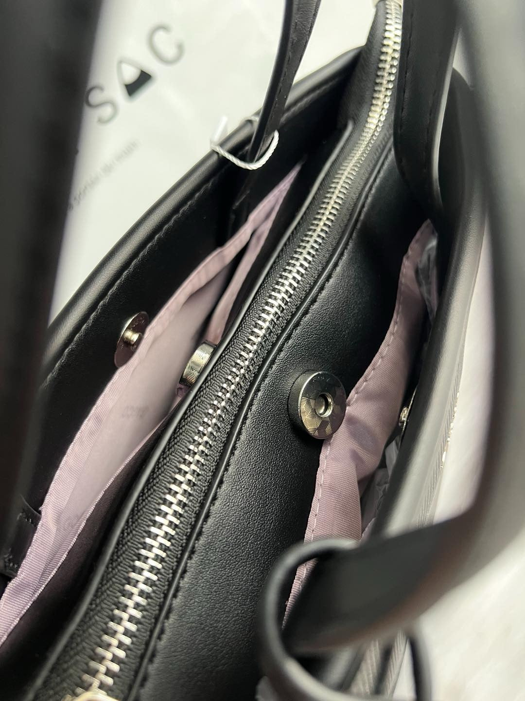 Sac à main BAGCO — Élégance et Polyvalence