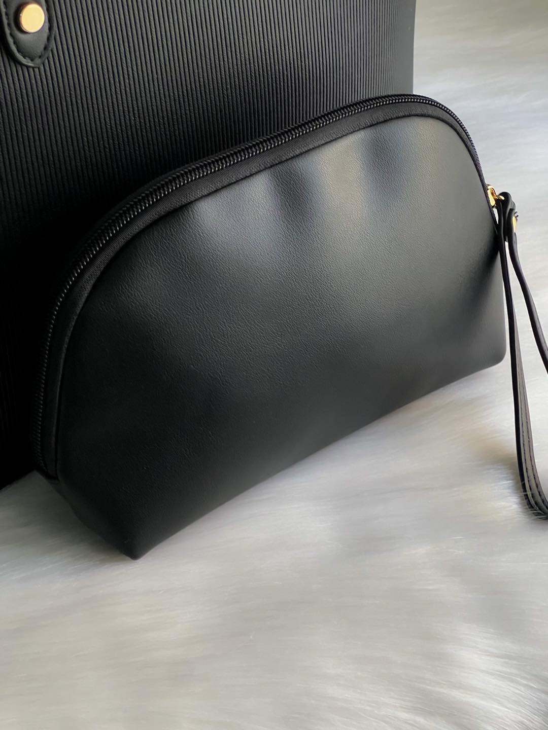 Sac à main BAGCO avec pochette – Élégance minimaliste et fonctionnalité au quotidien
