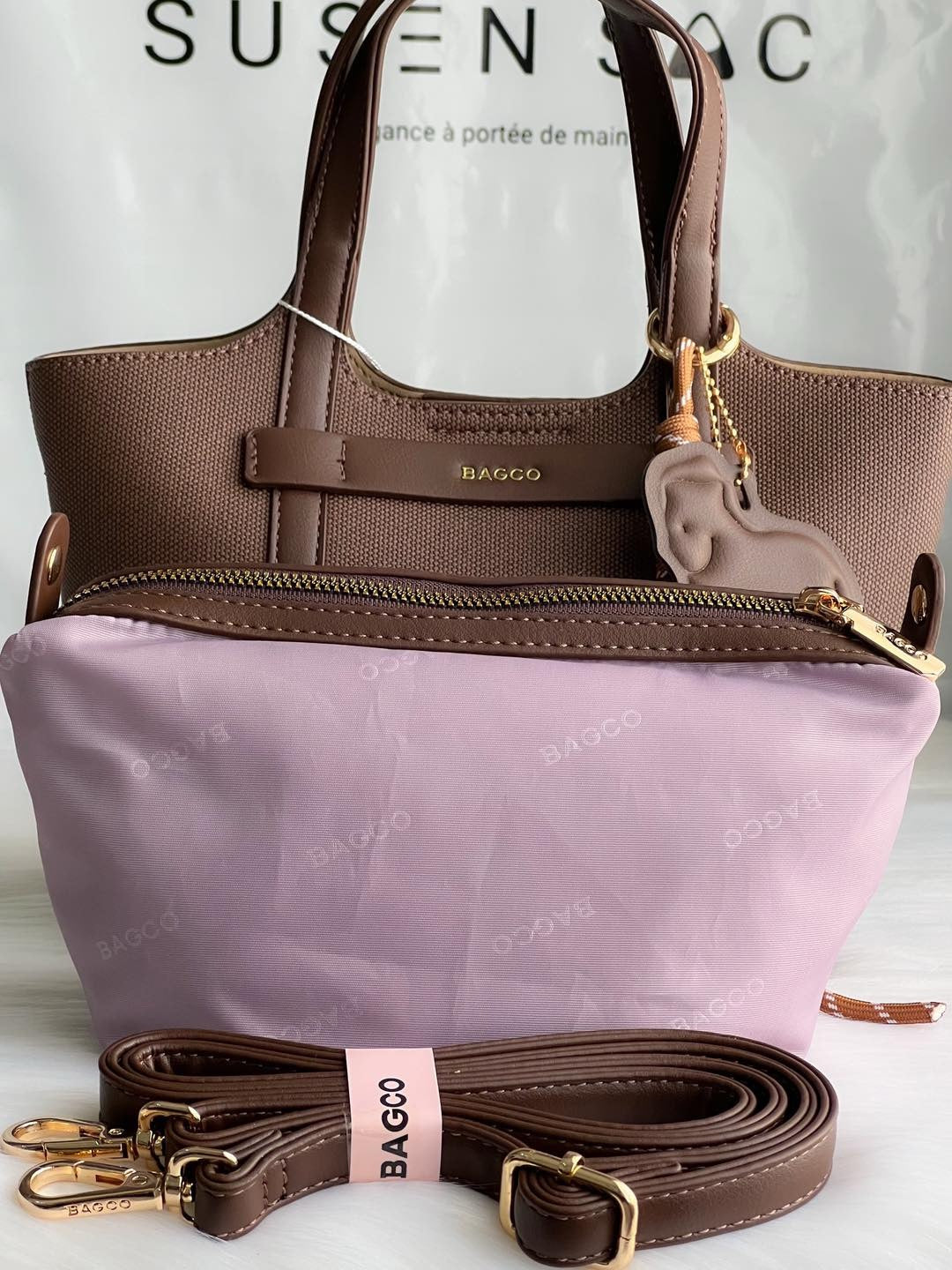Sac à main BAGCO avec pochette – Élégance minimaliste