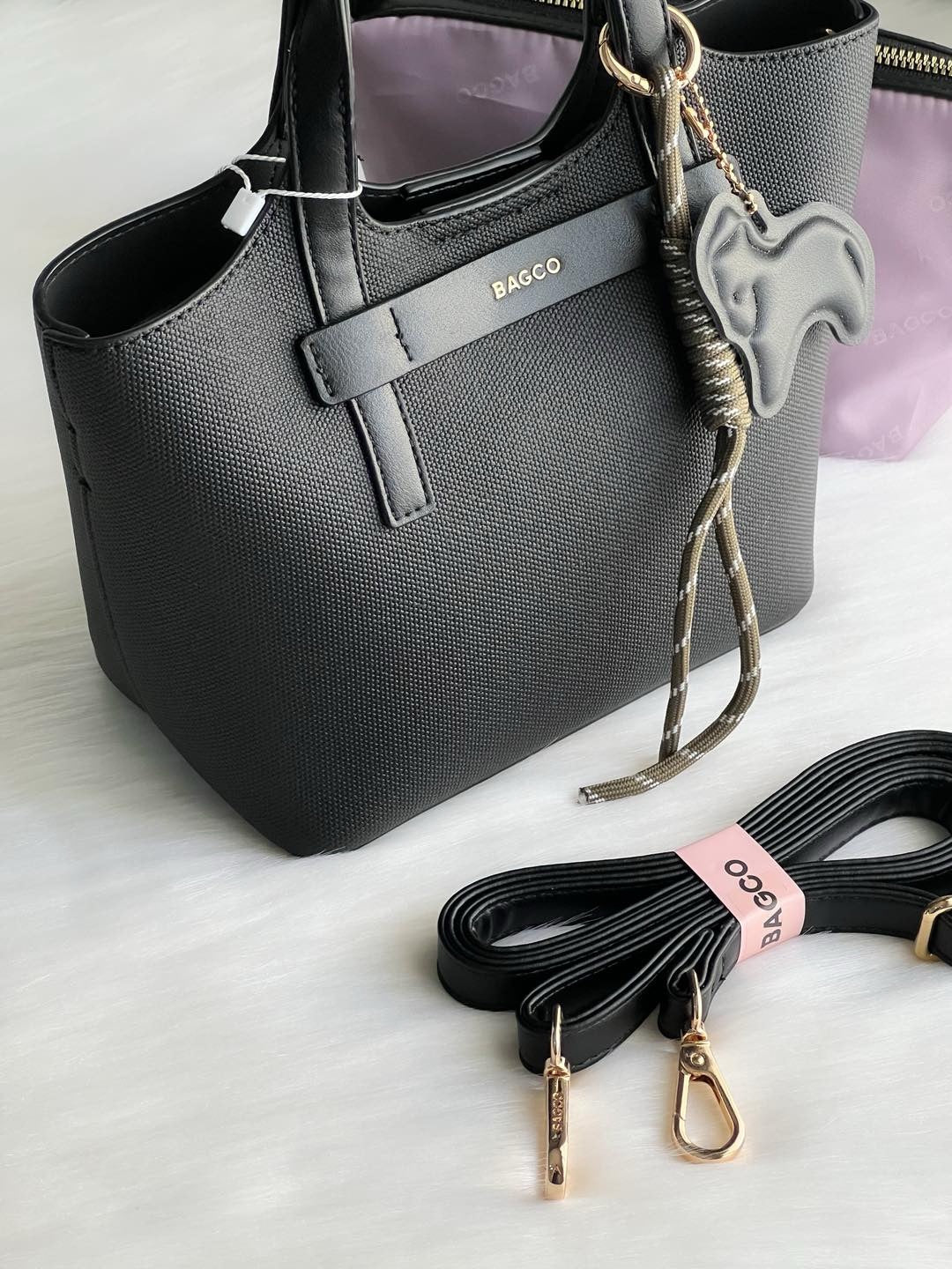 Sac à main BAGCO avec pochette – Élégance minimaliste