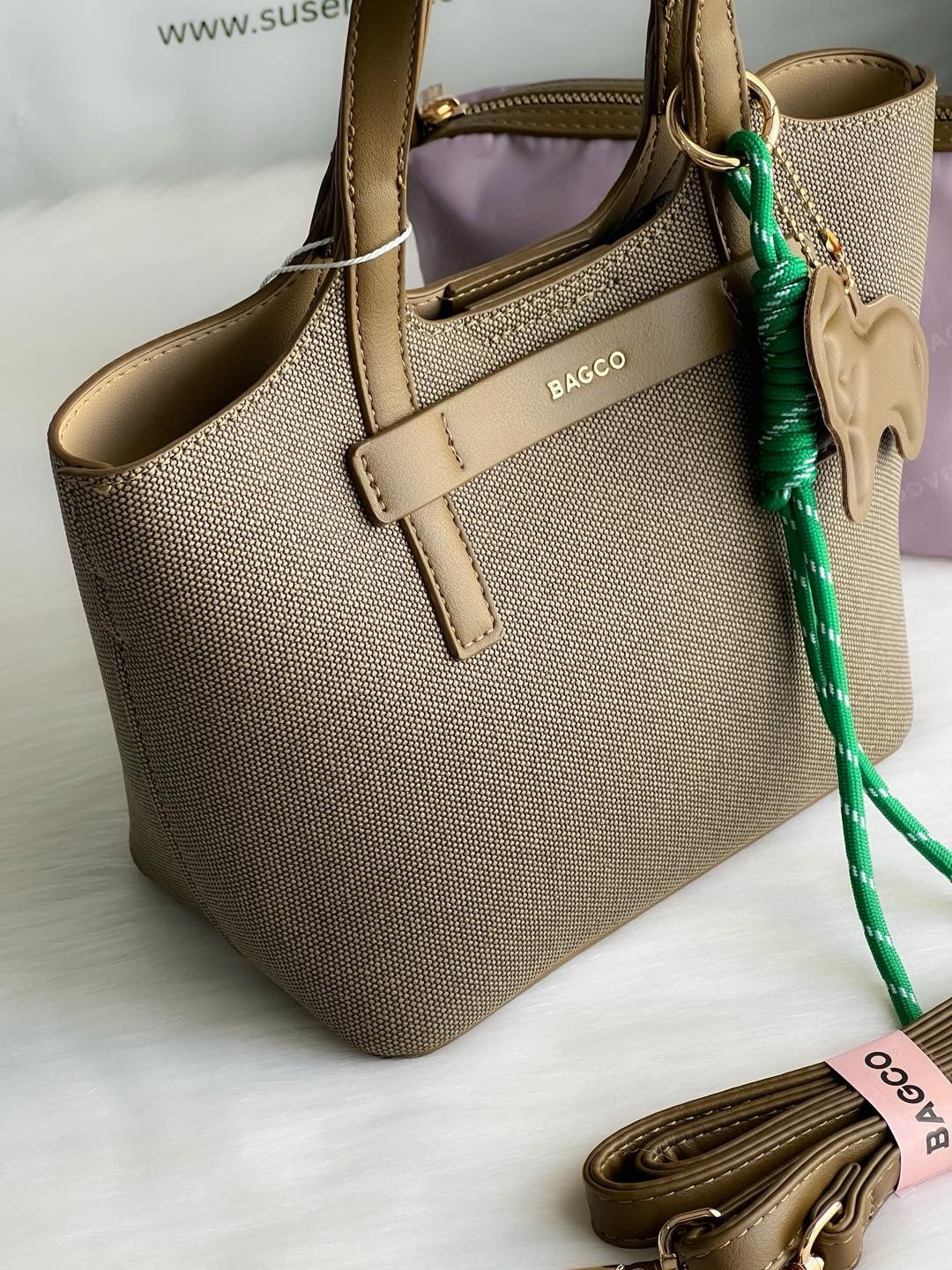 Sac à main BAGCO avec pochette – Élégance minimaliste