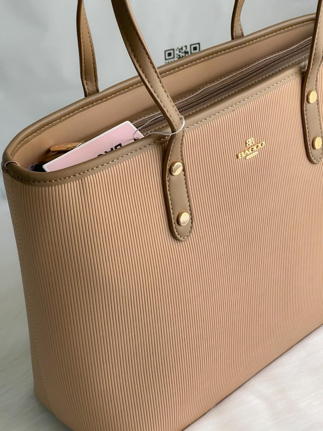 Sac à main BAGCO avec pochette – Élégance minimaliste et fonctionnalité au quotidien