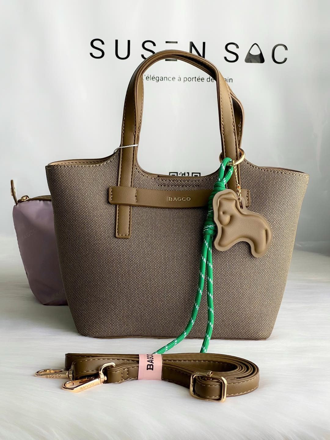 Sac à main BAGCO avec pochette – Élégance minimaliste