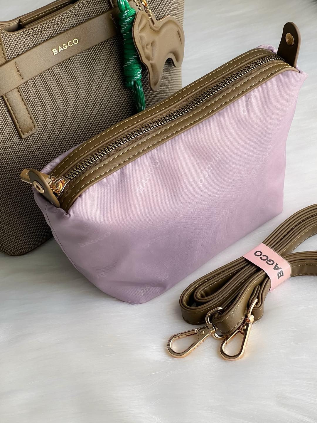 Sac à main BAGCO avec pochette – Élégance minimaliste