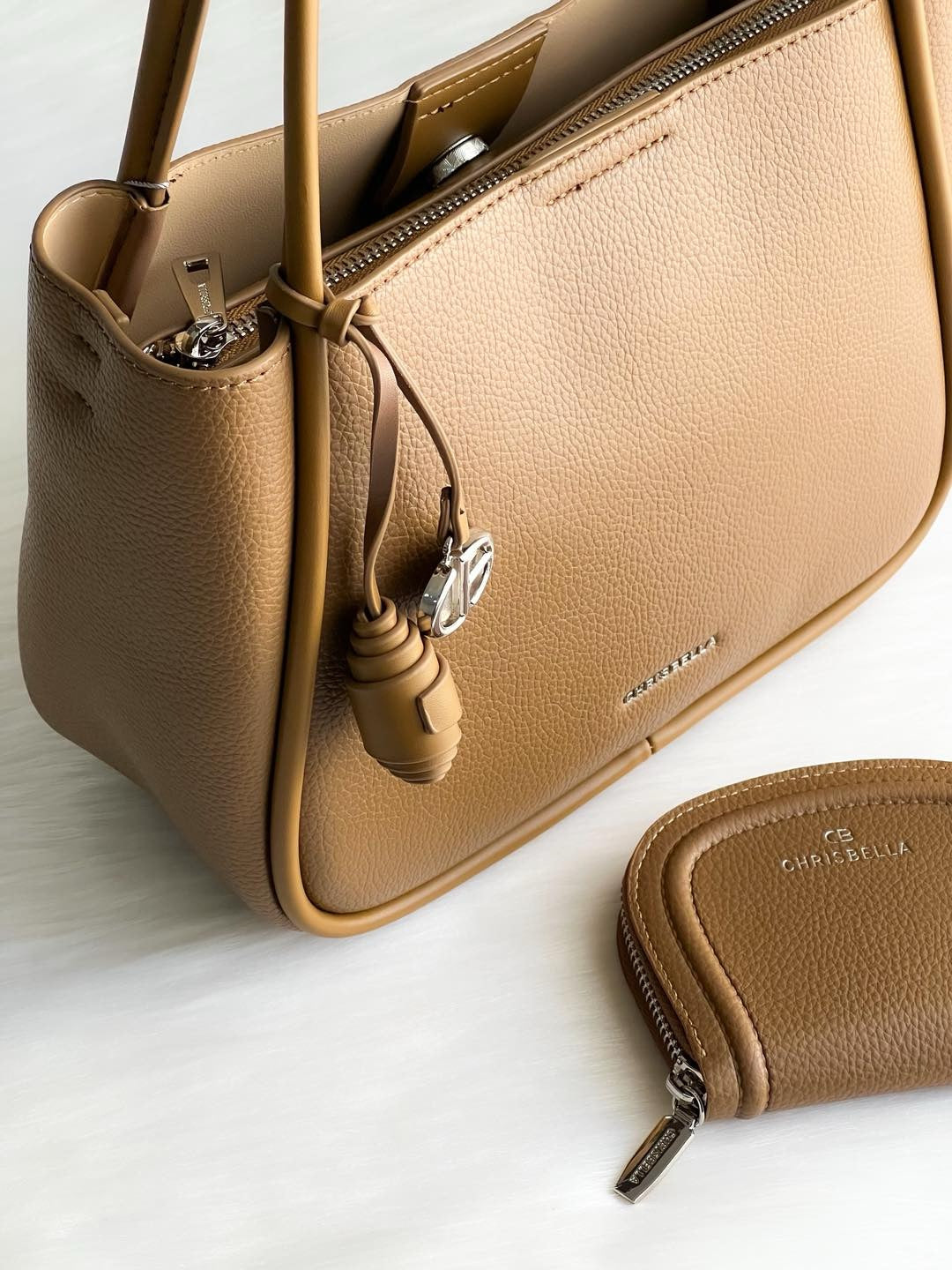 Sac Chrisbella – Élégance minimaliste et finition soignée