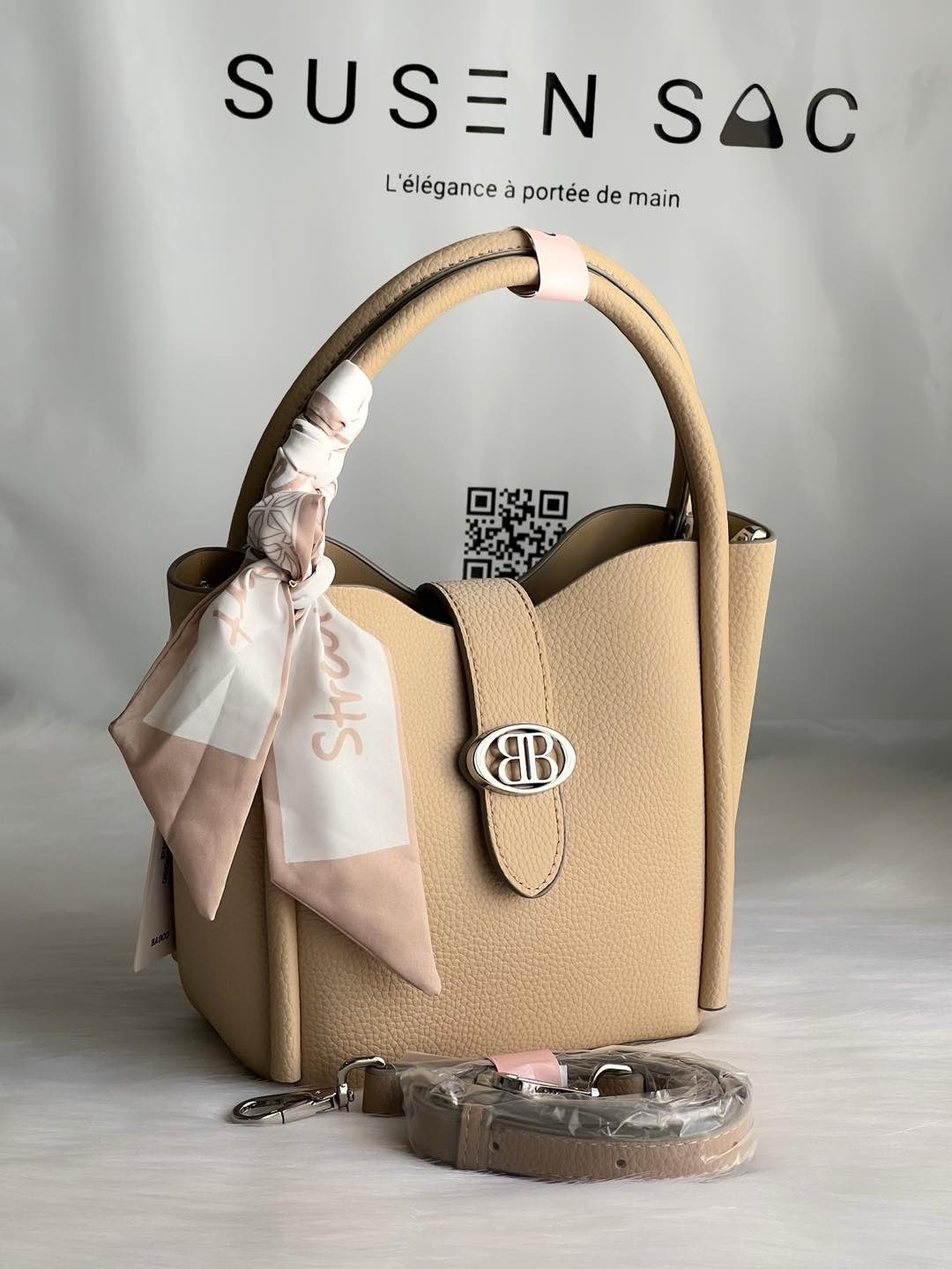 Sac à main structuré avec pochette intérieure – Design moderne et raffiné