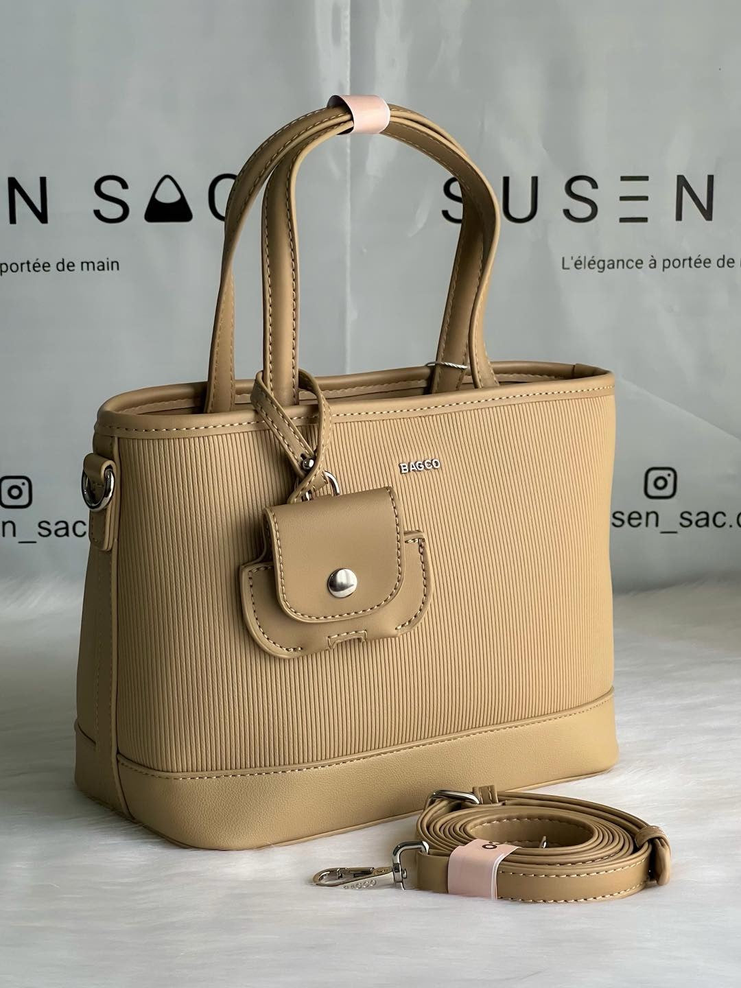 Sac à main BAGCO — Élégance et Polyvalence