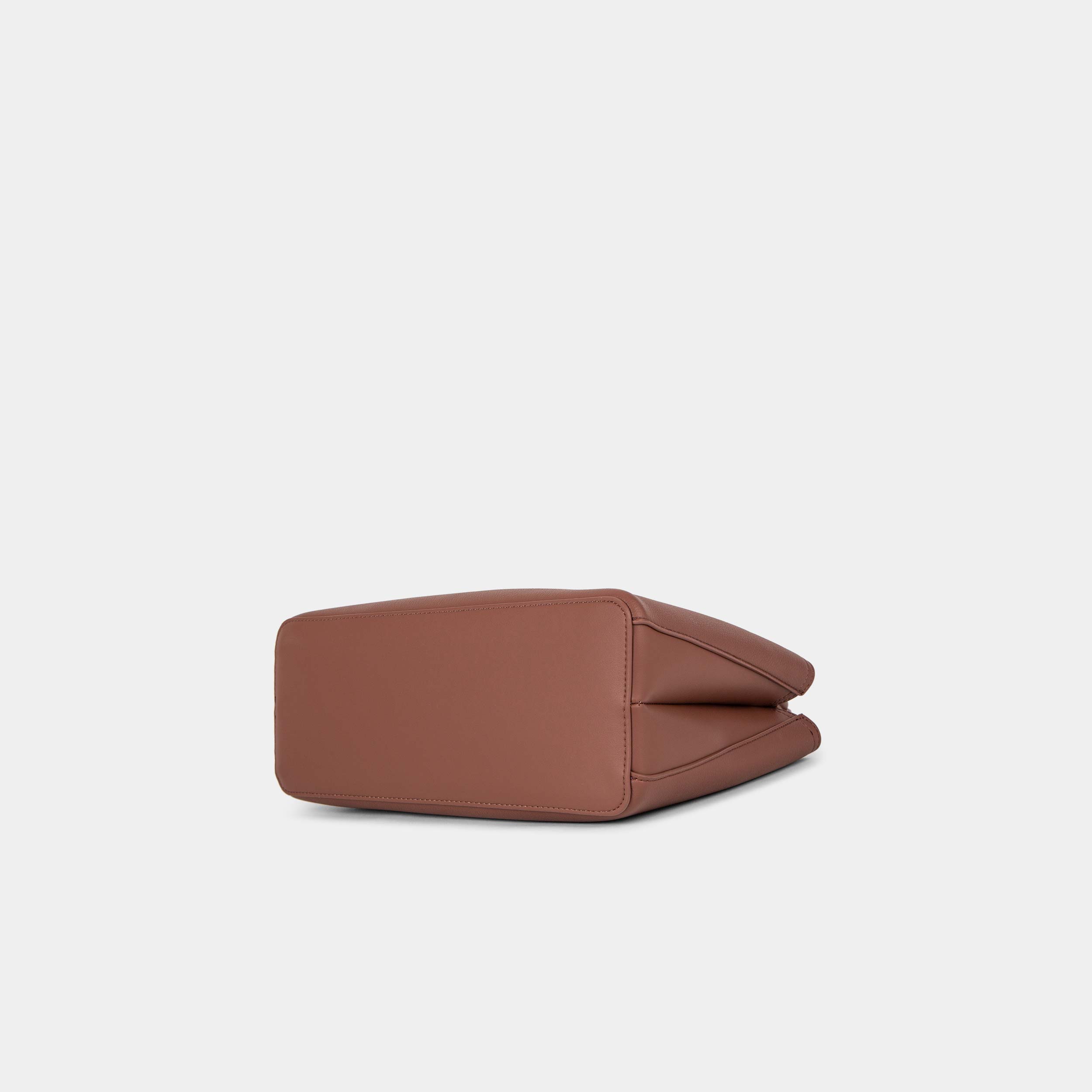 Sac à main BAGCO élégant avec pochette assortie
