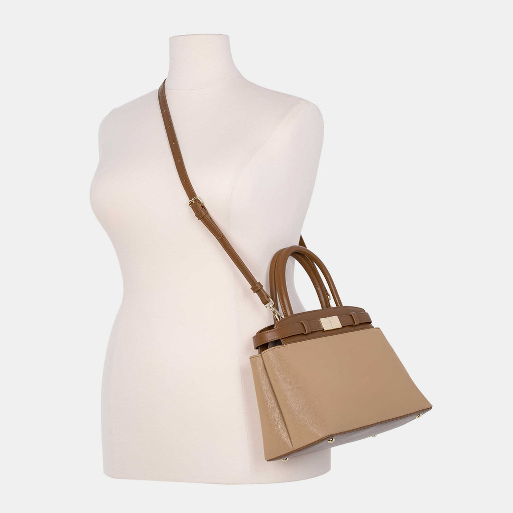 Sac à Main Élégant avec Pochette Assortie