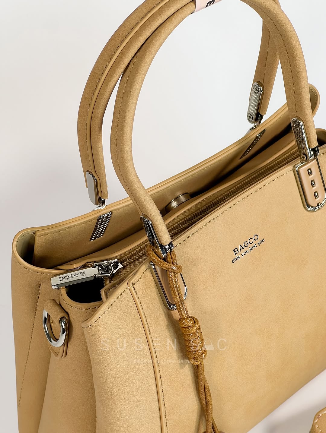 Sac à Main BAGCO – Élégance Structurée & Détails Raffinés