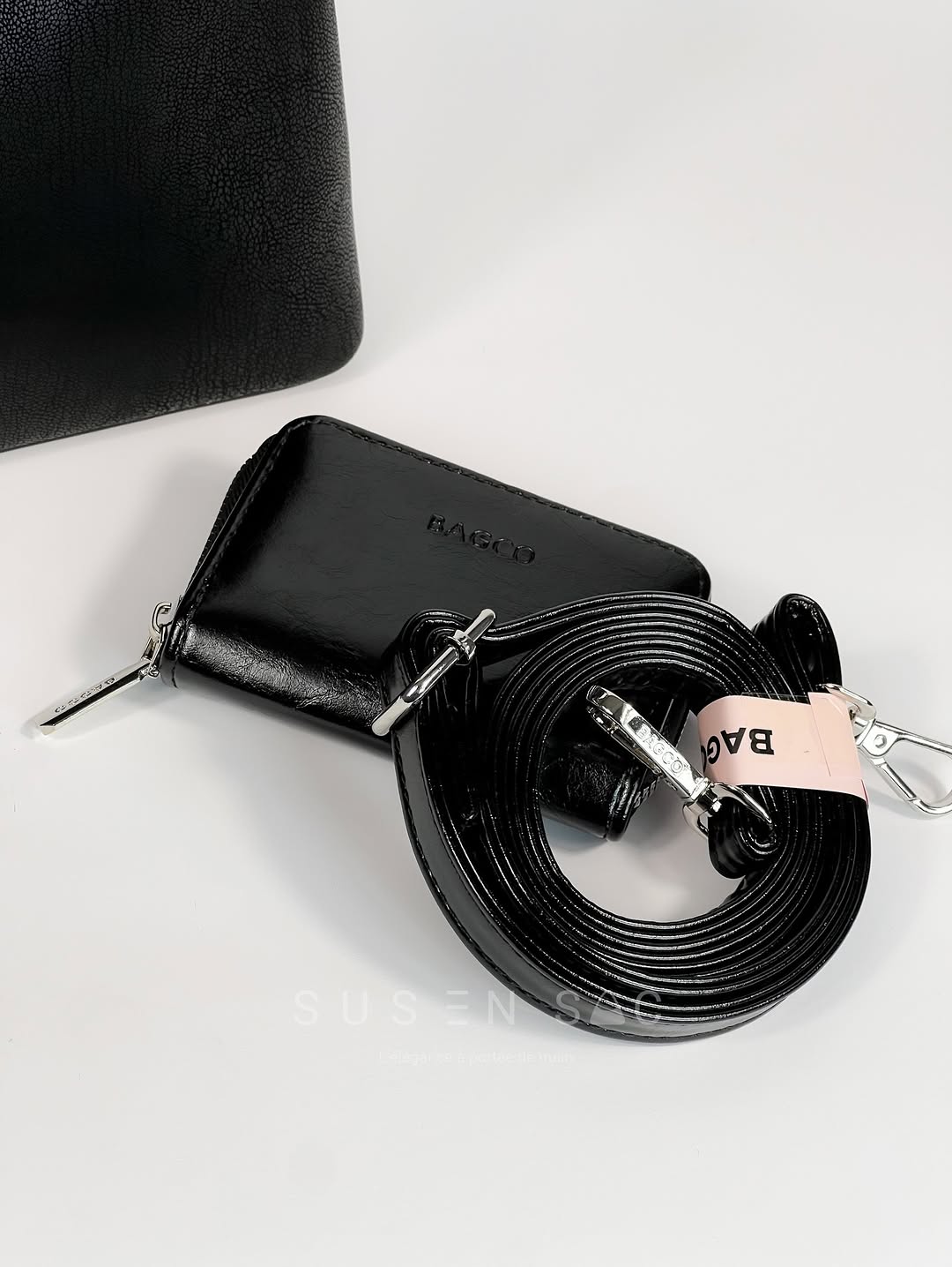 Sac à Main BAGCO Élégance Premium – Design Structuré avec Portefeuille Assorti