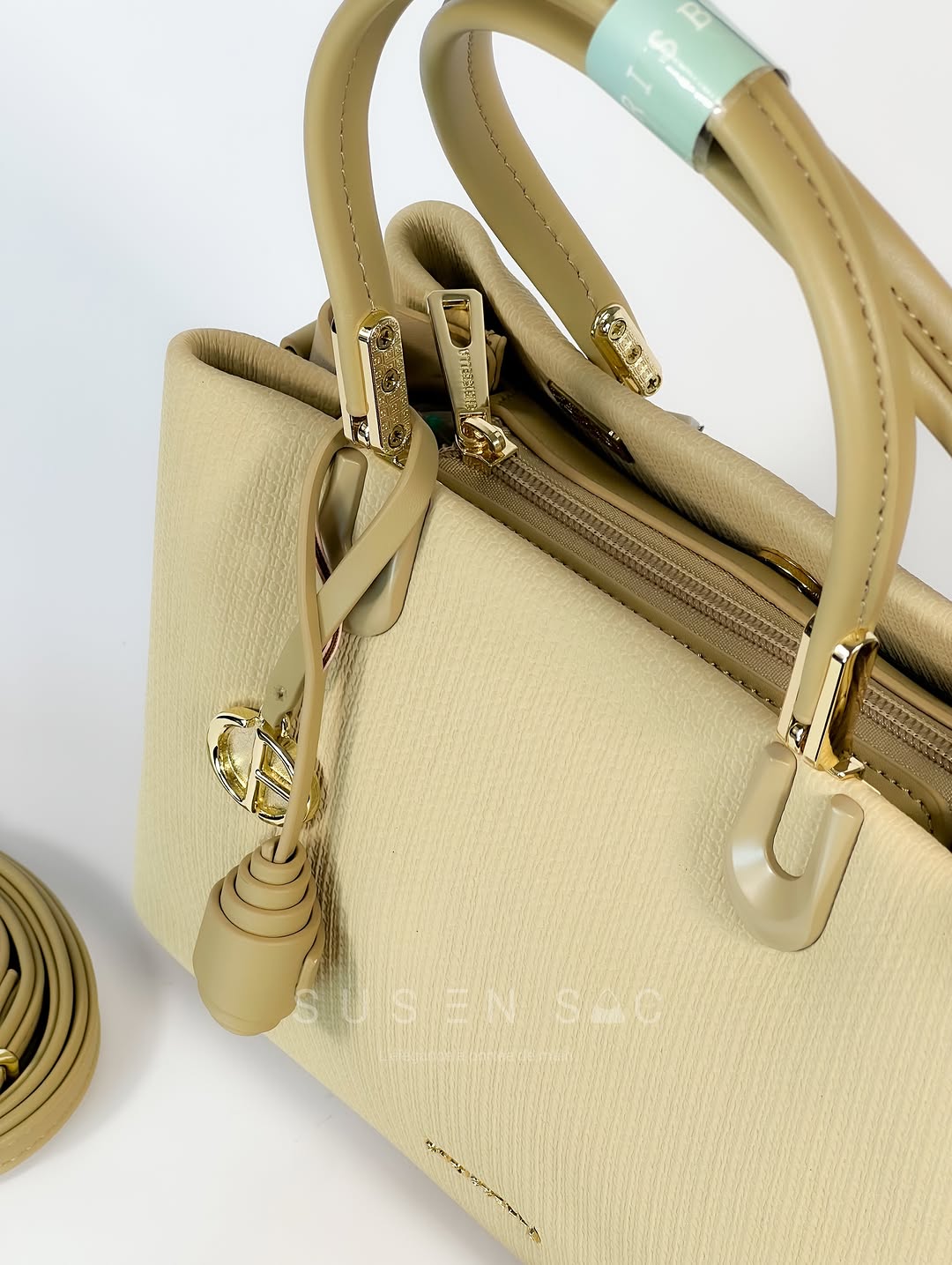 Sac CHRISBELLA – Élégance Structurée & Pochette Assortie