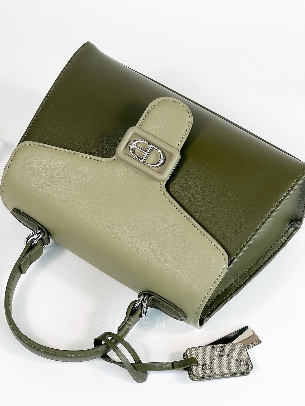 Sac à Main Chrisbella Élégance Structurée – Fermoir Signature & Bandoulière Amovible