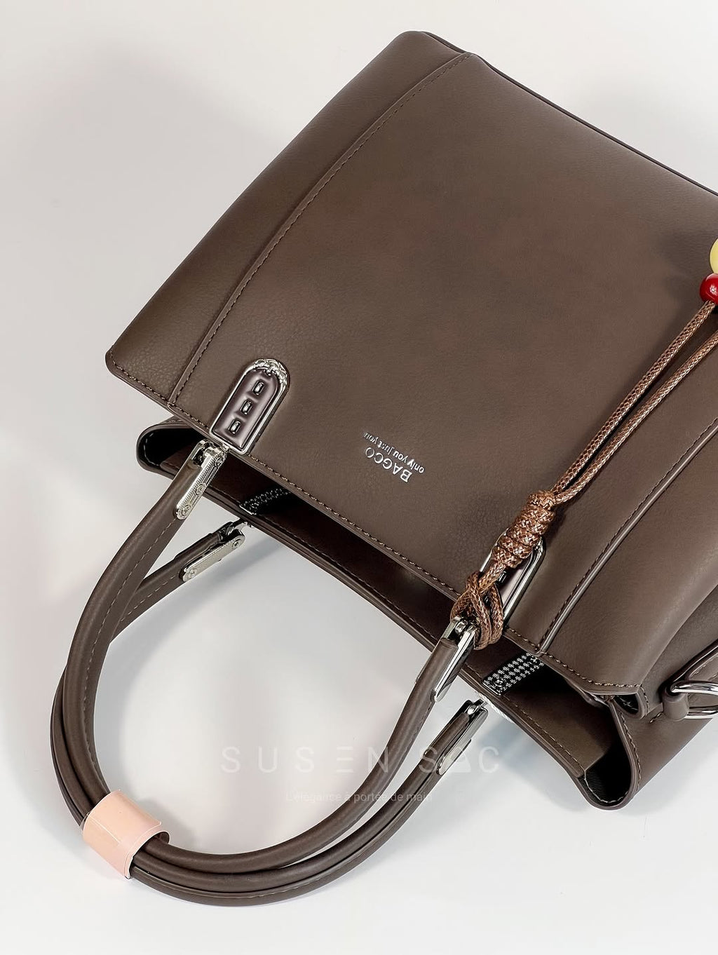 Sac à Main BAGCO – Élégance Structurée & Détails Raffinés