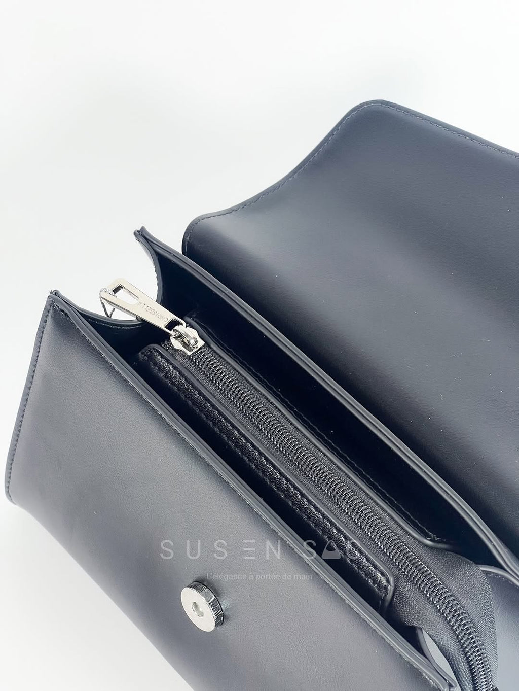 Sac à Main Chrisbella Élégance Structurée – Fermoir Signature & Bandoulière Amovible