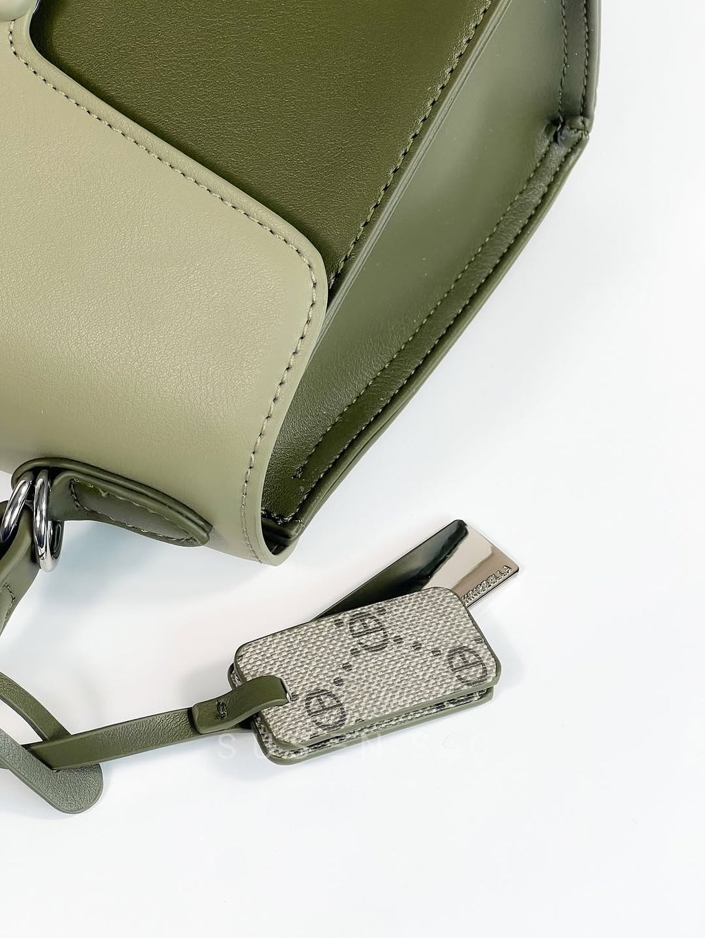 Sac à Main Chrisbella Élégance Structurée – Fermoir Signature & Bandoulière Amovible