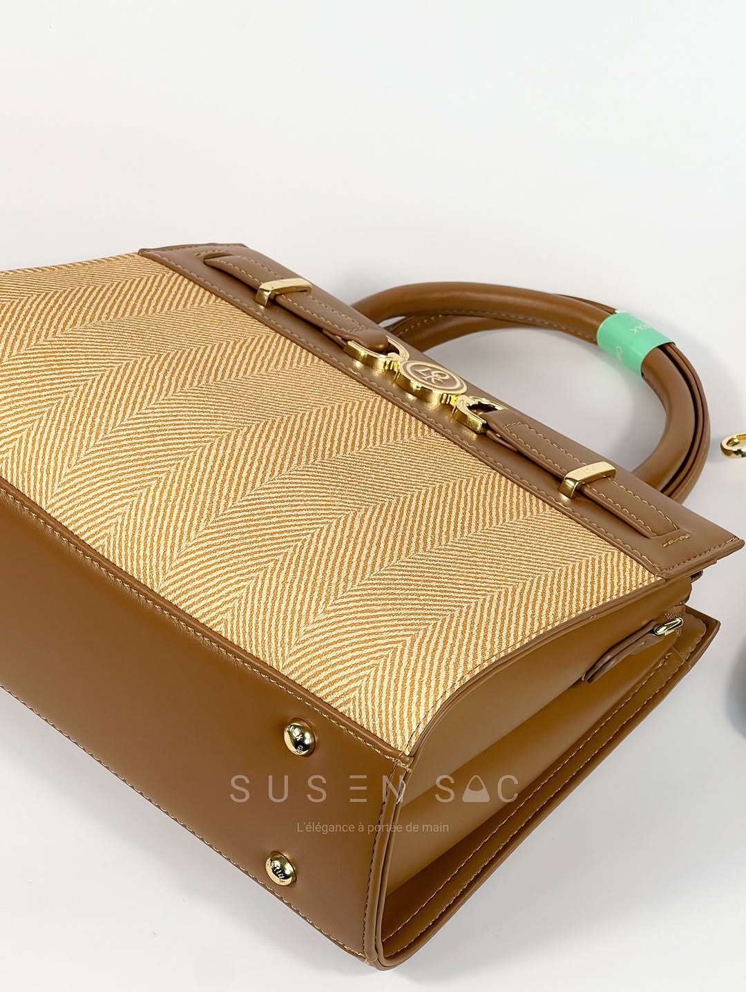 Sac à Main CHRISTINA OLK – Élégance Texturée & Design Raffiné