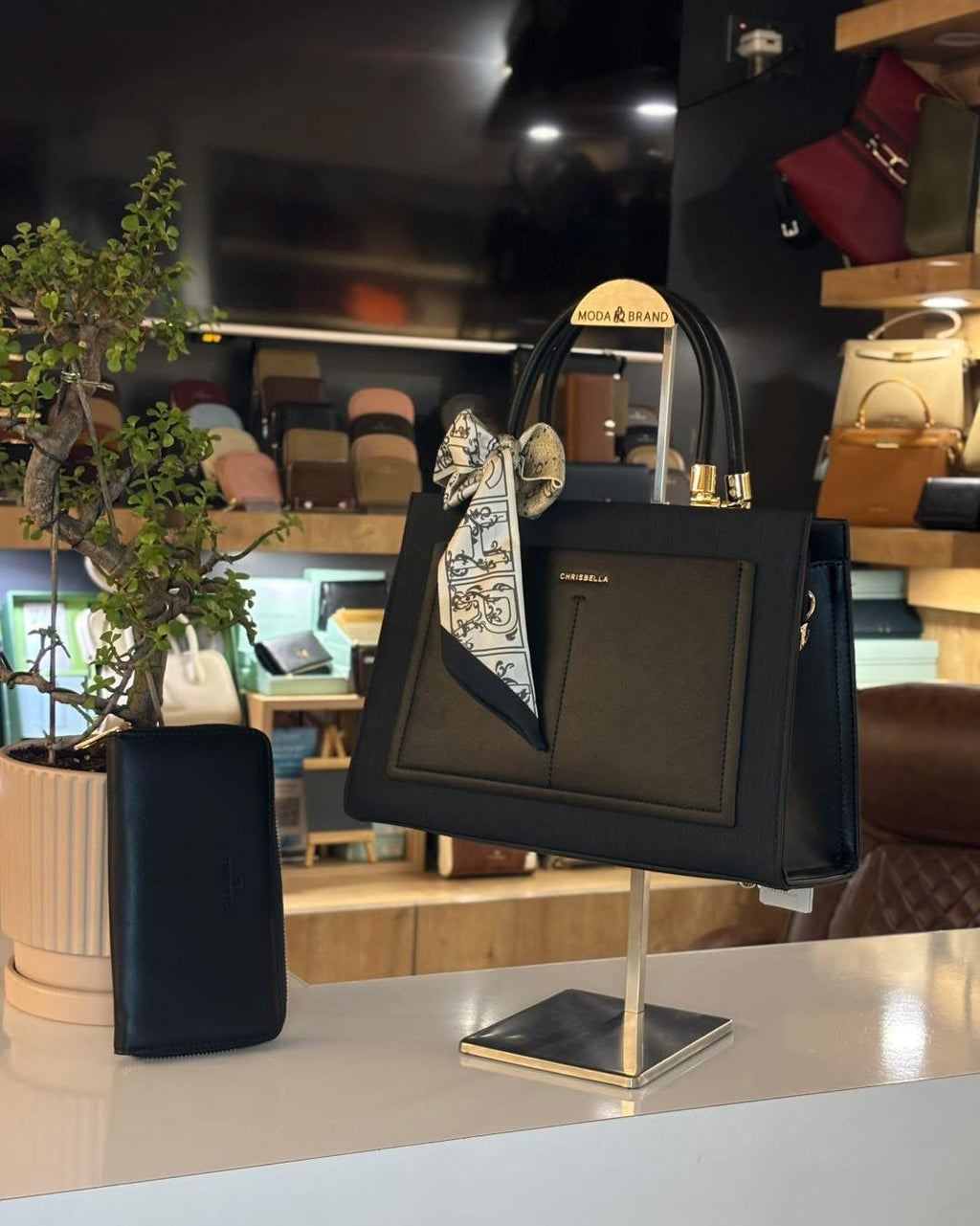 Sac CHRISBELLA – Élégance Structurée & Pochette Assortie