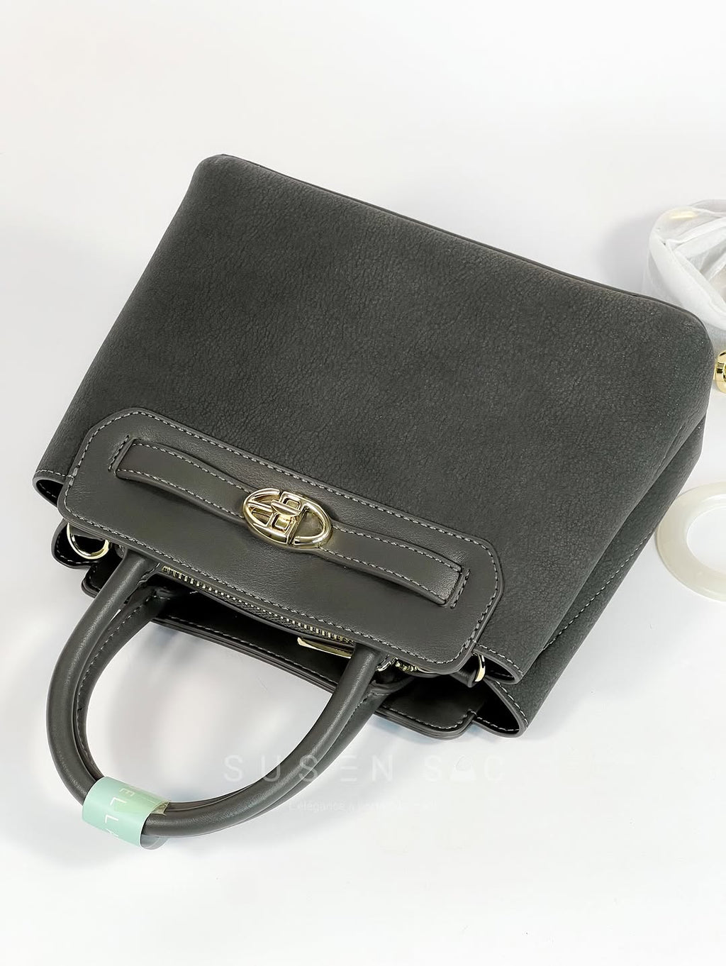 Sac CHRISBELLA – Élégance Structurée & Pochette Assortie