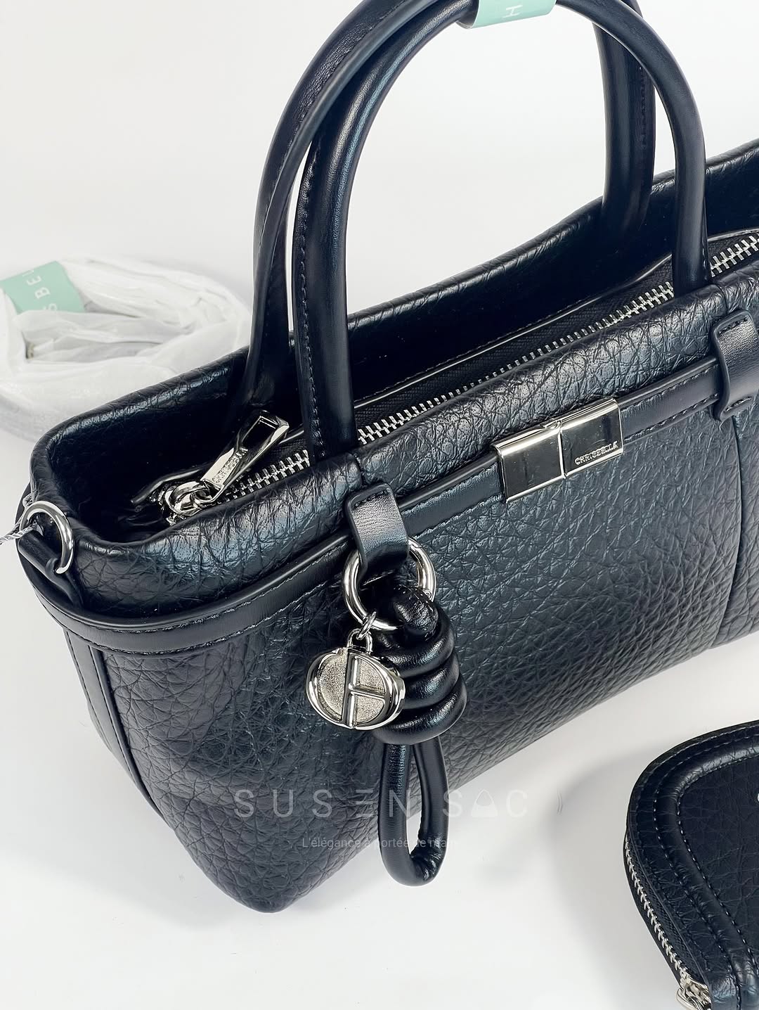 Sac CHRISBELLA – Raffinement Texturé & Élégance Structurée