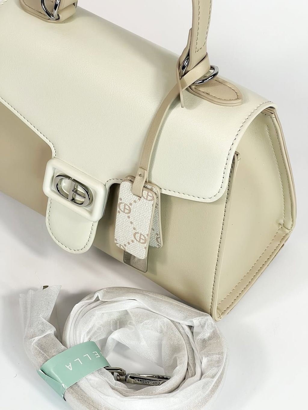 Sac à Main Chrisbella Élégance Structurée – Fermoir Signature & Bandoulière Amovible