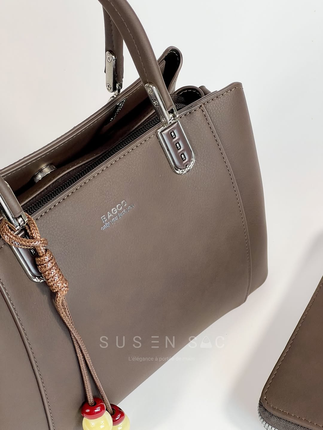 Sac à Main BAGCO – Élégance Structurée & Détails Raffinés